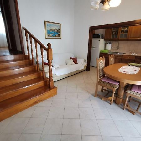Apartments Srdan Vinišće Kültér fotó