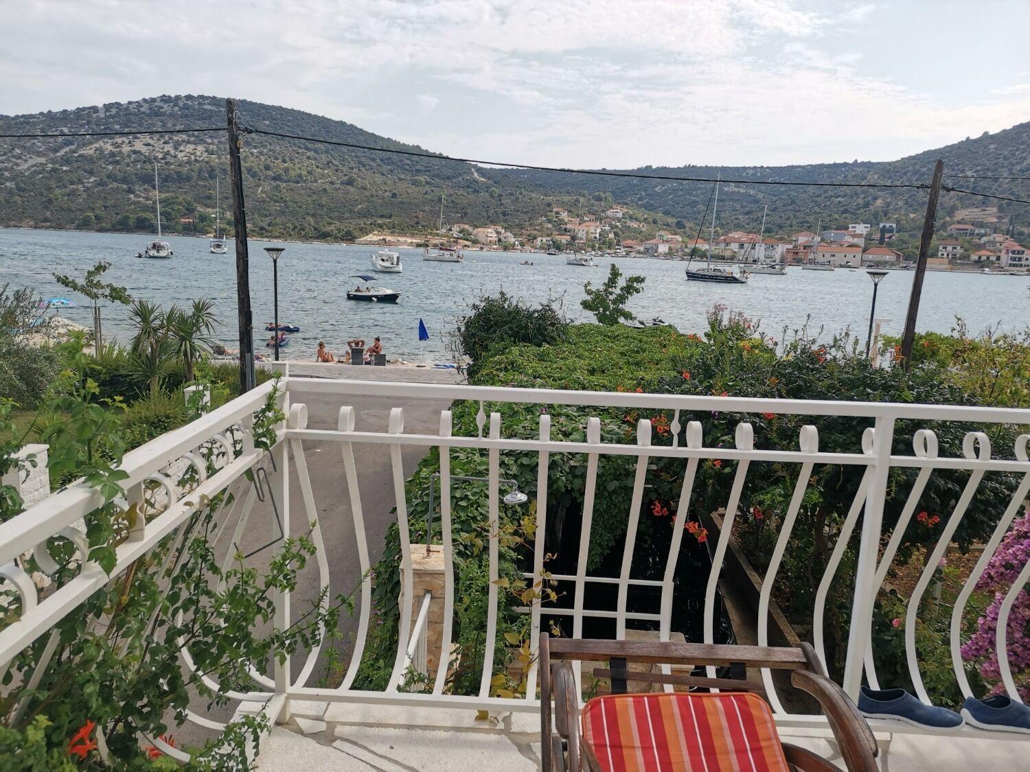 Apartments Srdan Vinišće Kültér fotó