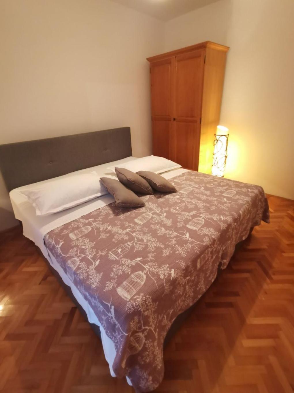 Apartments Srdan Vinišće Kültér fotó