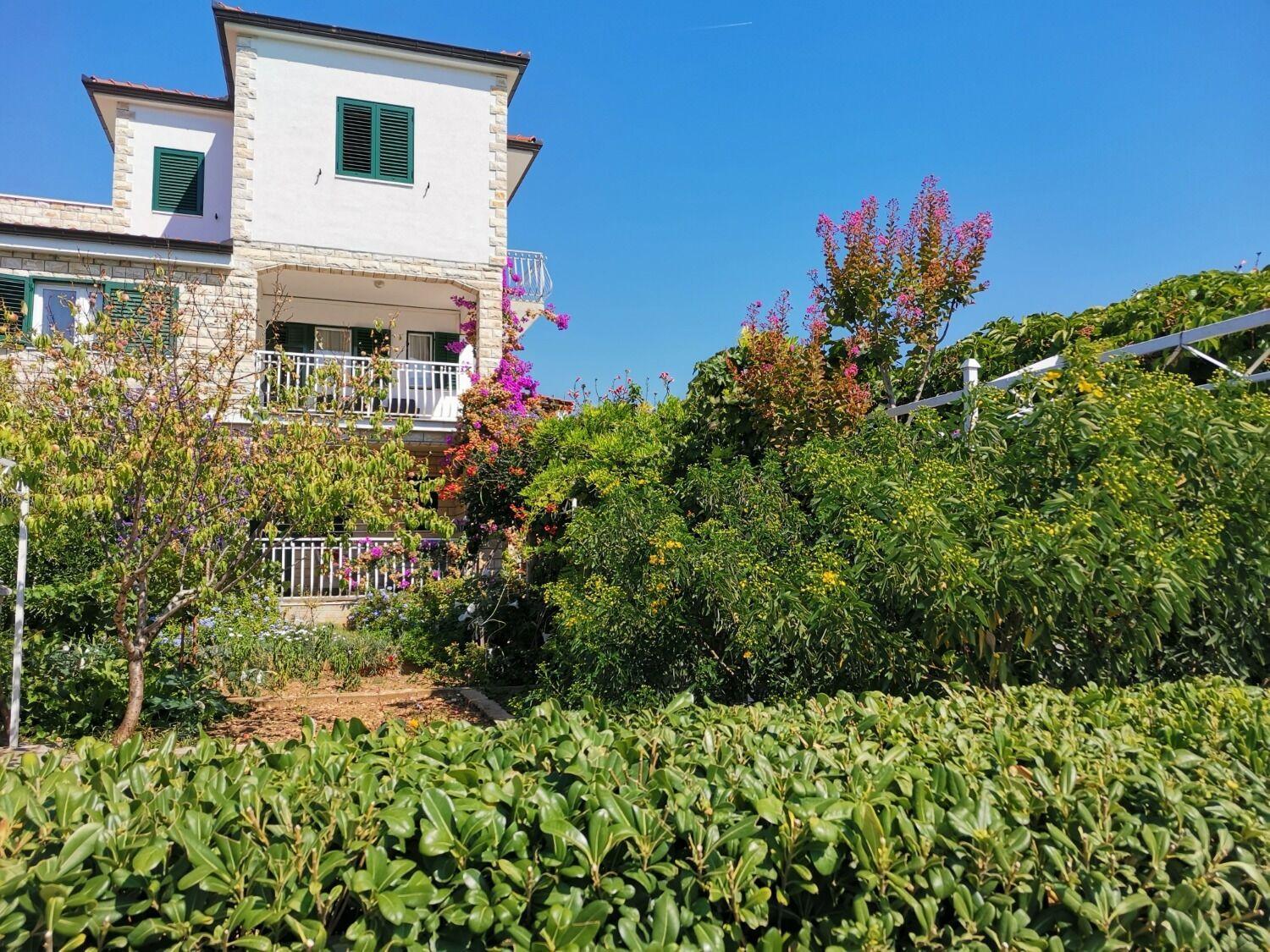 Apartments Srdan Vinišće Kültér fotó
