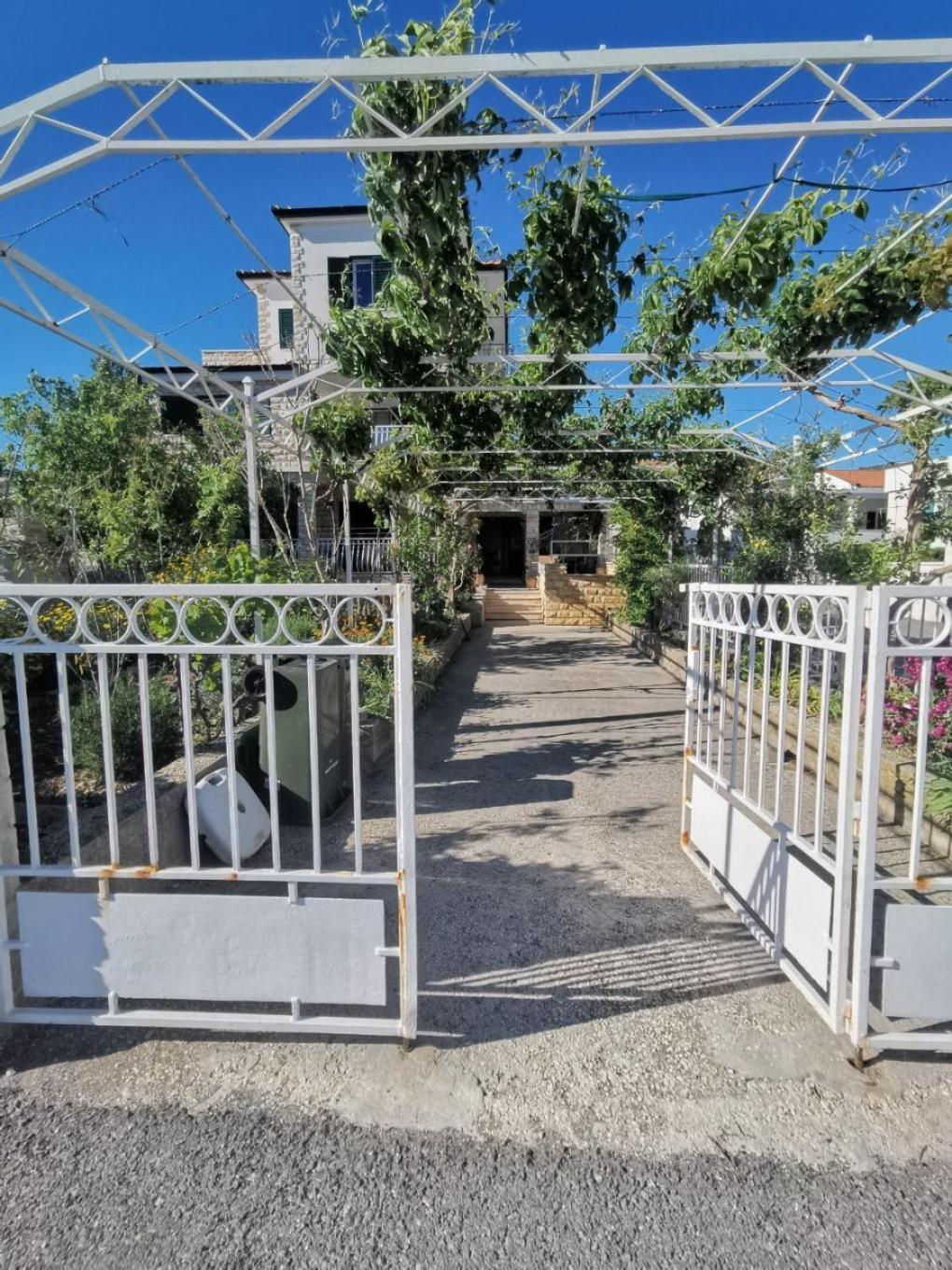 Apartments Srdan Vinišće Kültér fotó